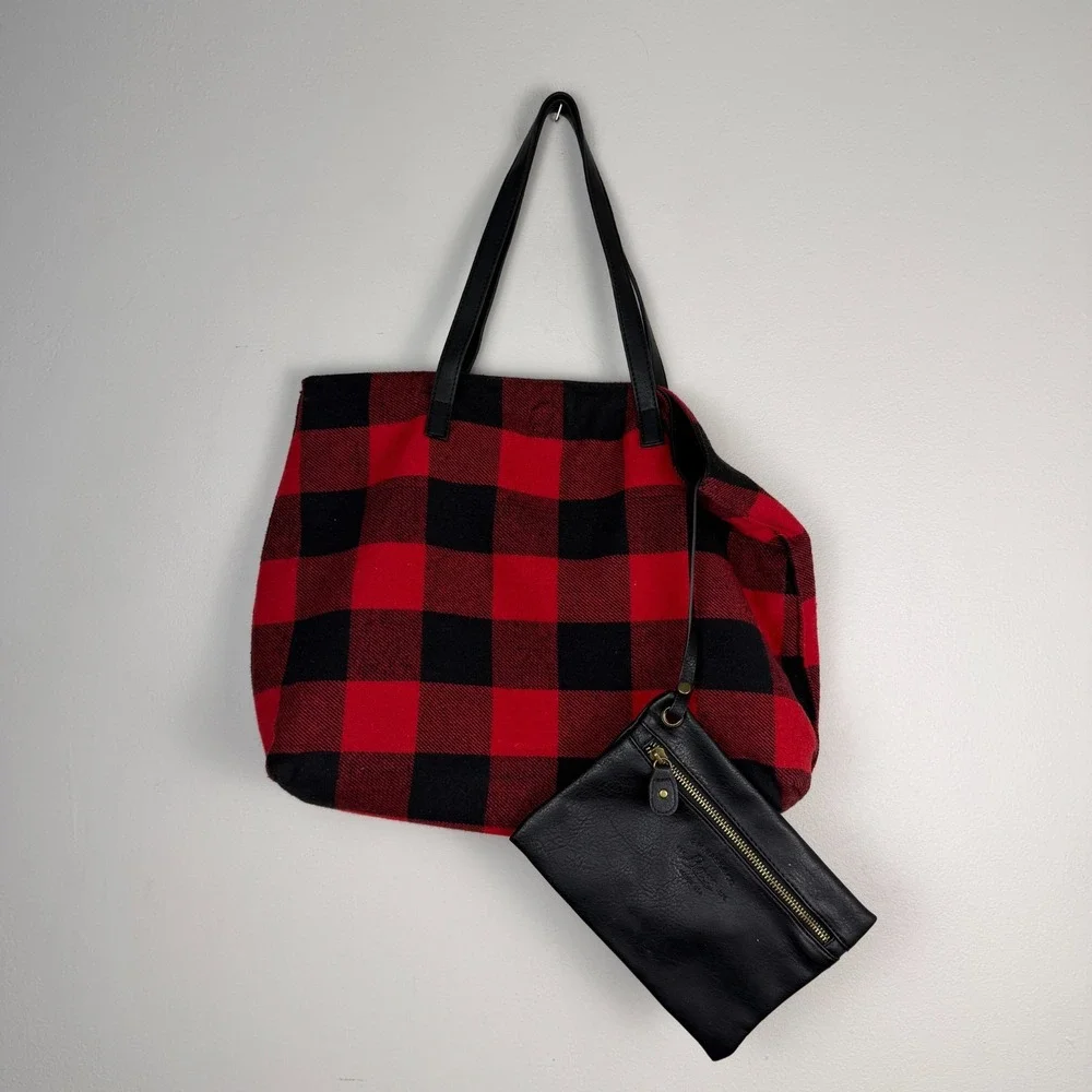 G.H. Bass Tote Bag Women's Red Buffalo Plaid Flannel Attached Leather Pouch